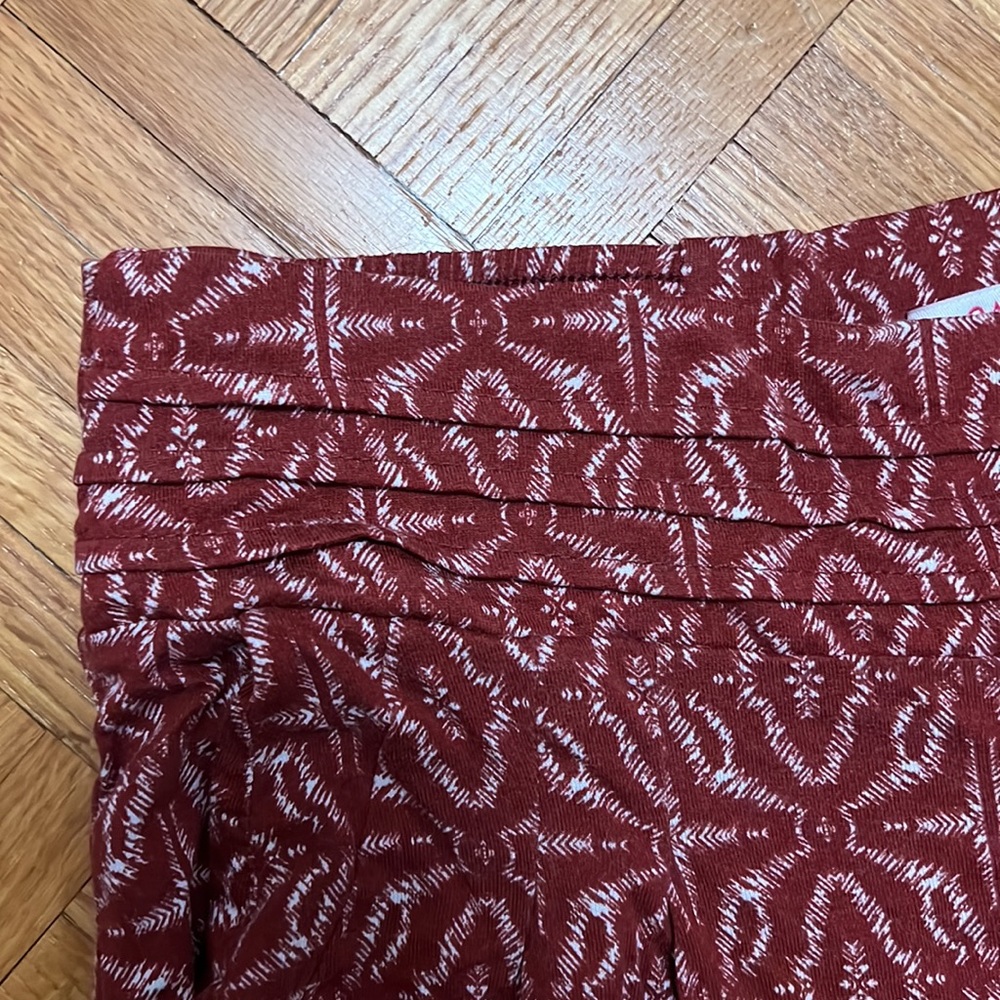 Patterned capris - Picture 3 of 3